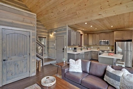Dreamy Retreat @ Timber Cove