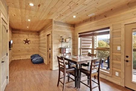 Dreamy Retreat @ Timber Cove