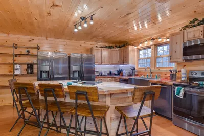 Luxury Mountain Lodge 14