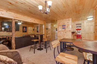 Luxury Mountain Lodge 29