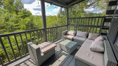 Misty Mountain Retreat 15