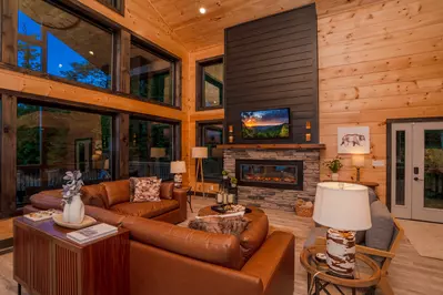 Apres Chalet 12