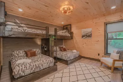 Apres Chalet 62