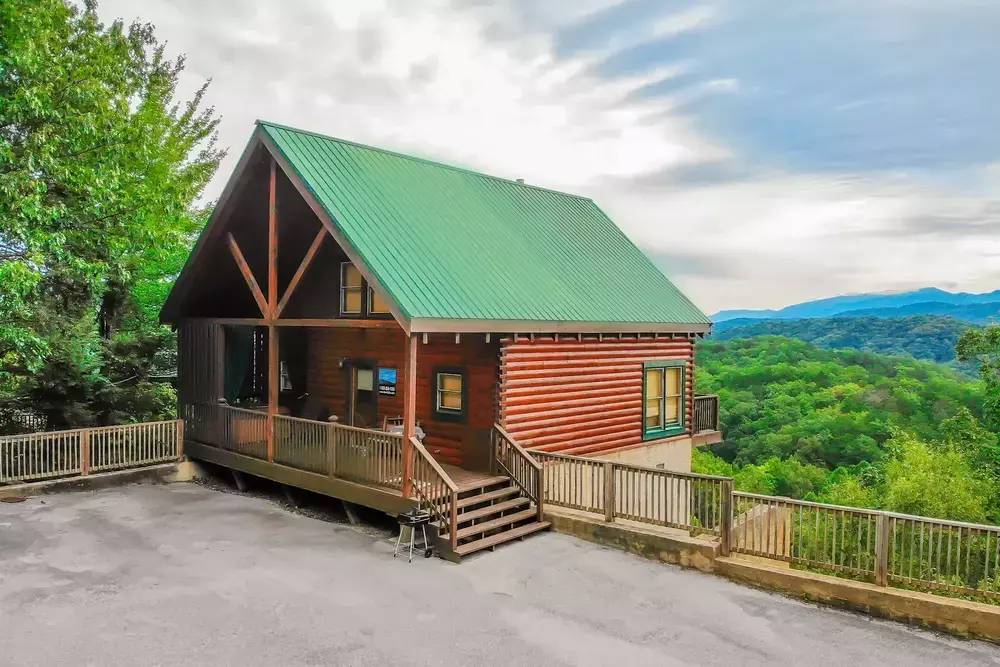 Majestic Horizon cabin with mountain view 