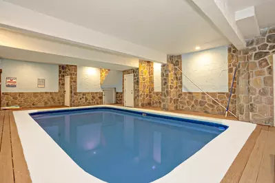 Swimming Bear Lodge 83