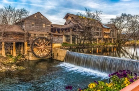 A Gatlinburg Mountain Top Splash
