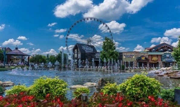 A Gatlinburg Mountain Top Splash