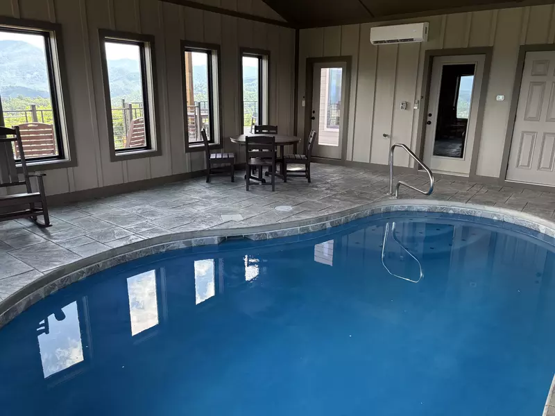 A Gatlinburg Mountain Top Splash