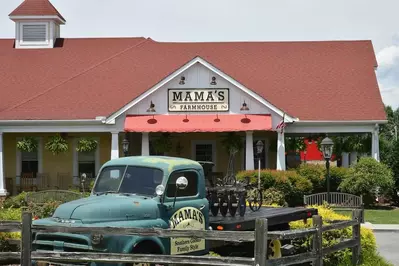 Mama's Farmhouse all-you-can-eat Pigeon Forge restaurant