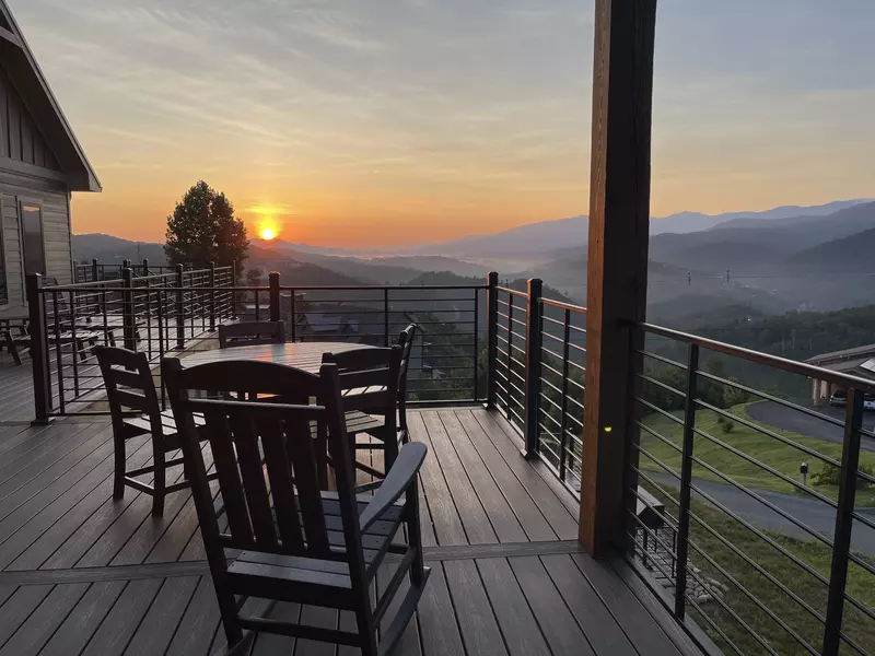 A Gatlinburg Mountain Top Splash