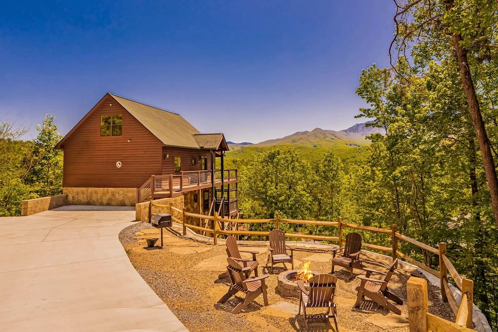 an eagles call is one of the best Smoky Mountain cabins with fire pits