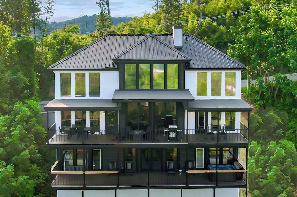 stayin on the mountain is one of our best secluded smoky mountain cabins