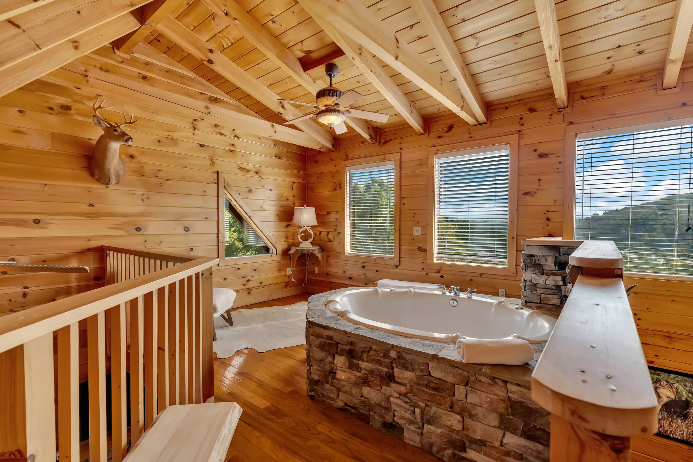 Burning Love - 1 Bedroom Pigeon Forge Cabin Rental, image size:2400x1600