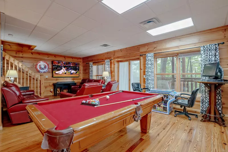 Keaton's Star Spangled Cabin