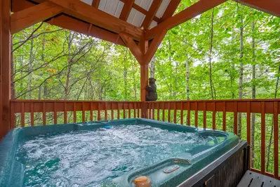 hot tub on porch in Smoky Mountains