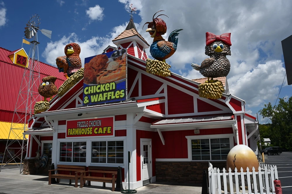 Frizzle Chicken Cafe in Pigeon Forge TN