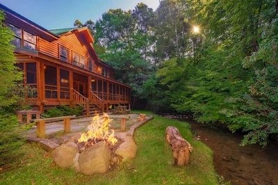 Creekside Getaway is one of the best Pigeon Forge cabins by the river