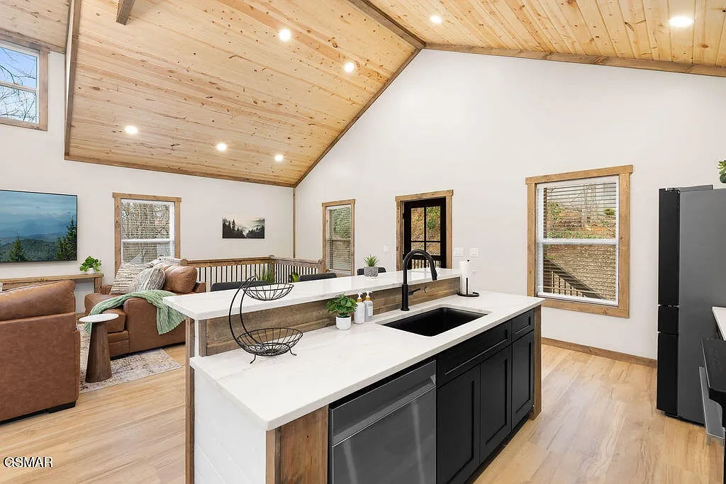 Legacy Lodge