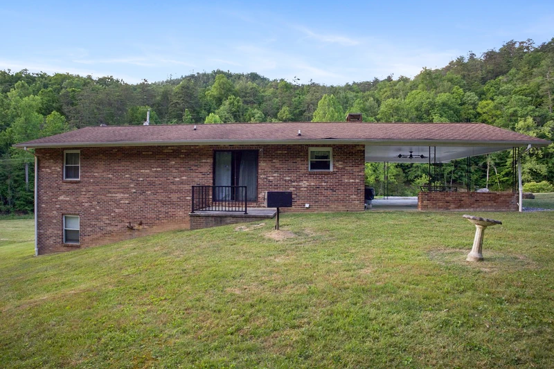 70 Acre Mountain Farmstead