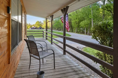 Quaint Cabin on Cosby Creek