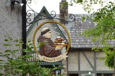 Donut Friar is one of the best shops in Gatlinburg that will satisfy your sweet tooth