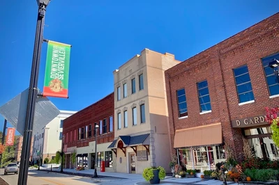 Downtown Sevierville street