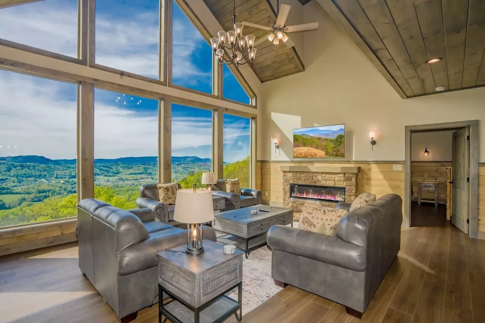 cliffside scenic splendor is near our luxury cabins in Pigeon Forge Tennessee