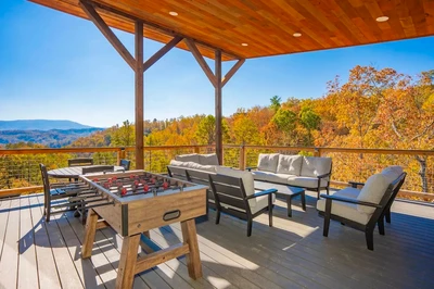 the smokies overlook cabin offers views of Smoky Mountains fall foliage