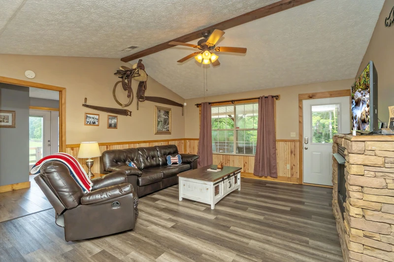 Quaint Cabin on Cosby Creek