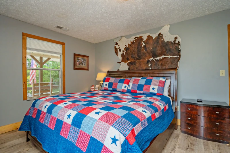 Quaint Cabin on Cosby Creek
