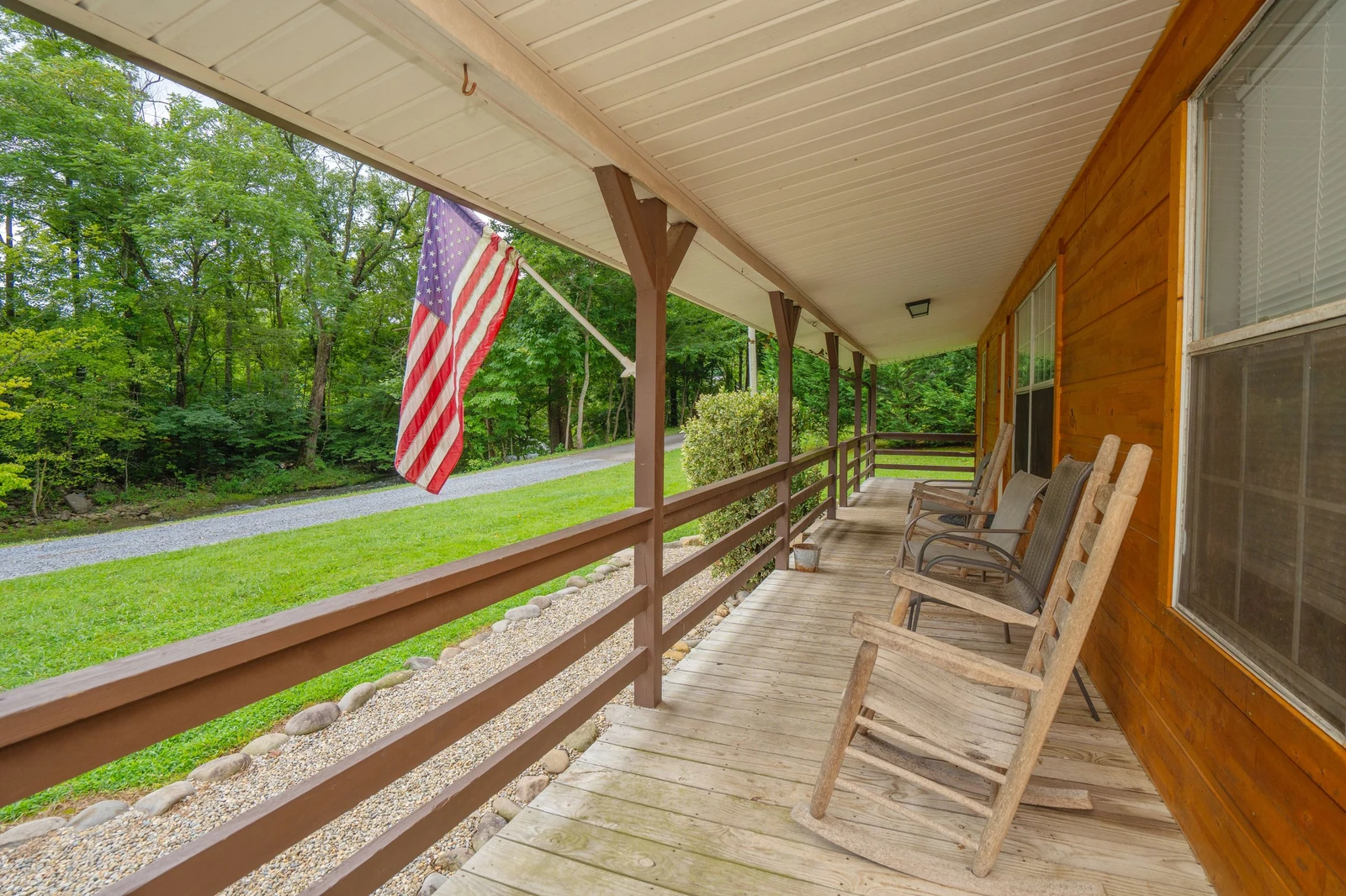 Quaint Cabin on Cosby Creek