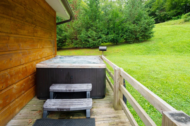 Quaint Cabin on Cosby Creek